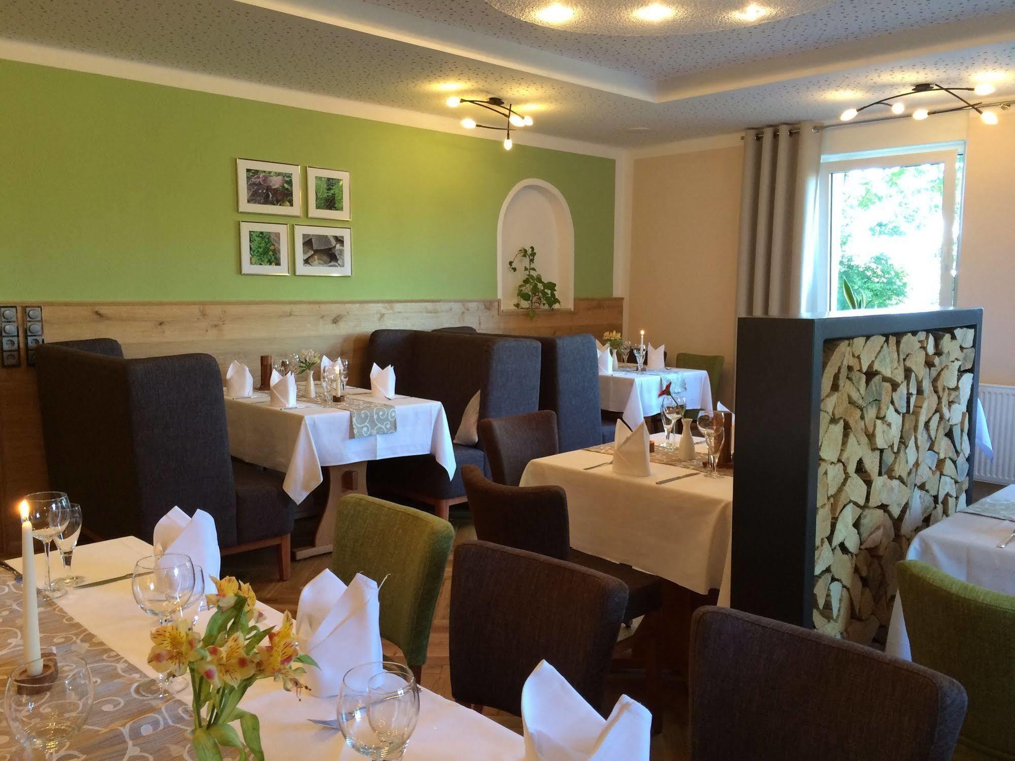 Hotel Restaurant Zwergschloesschen Gera Exterior photo